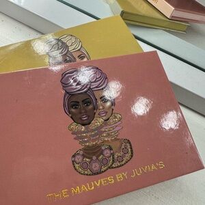 Juvias Eyeshadows Pallete